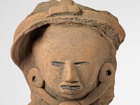 Ame Ker 94  Ame Ker 94, Mexiko, Zentrale Golfküste, Bundesstaat Veracruz, Klassische Periode, ca. 300-800 n. Chr., Fragment einer Figur, Ton, Erdpech, H 16,3 cm, B 11 cm : Museumsfoto: Claus Cordes, Bestandskatalog Ethnologie